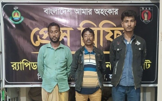মাধবপুরে মধ্যরাতে র্যাবের অভিযান,  গাঁজাসহ আটক ৩